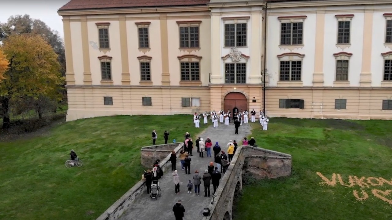 POSLJEDNJI ISPRAĆAJ KRUNOSLAVA KIĆE SLABINCA U VALPOVU – VIDEO